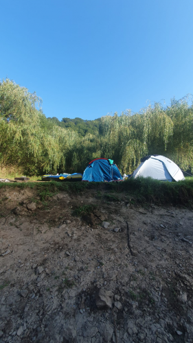 Camping coada lacului Tarnita